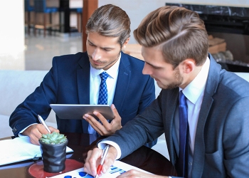 How to Divide Functions with a Business Partner? 5 Tips